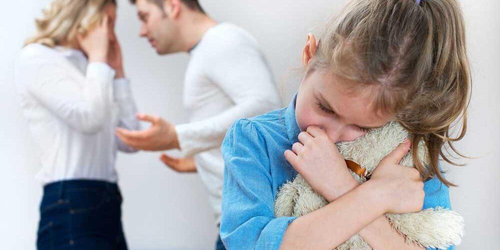 وضعیت فرزند پس از طلاق والدین سرپرست در فرزندخواندگی