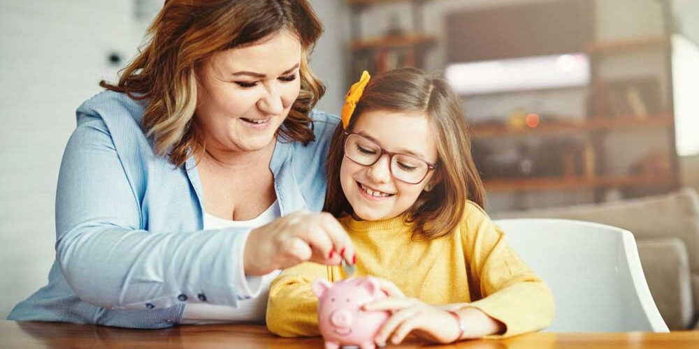 تامین نیازهای کودکان بی سرپرست از طریق کمک نقدی و غیر نقدی